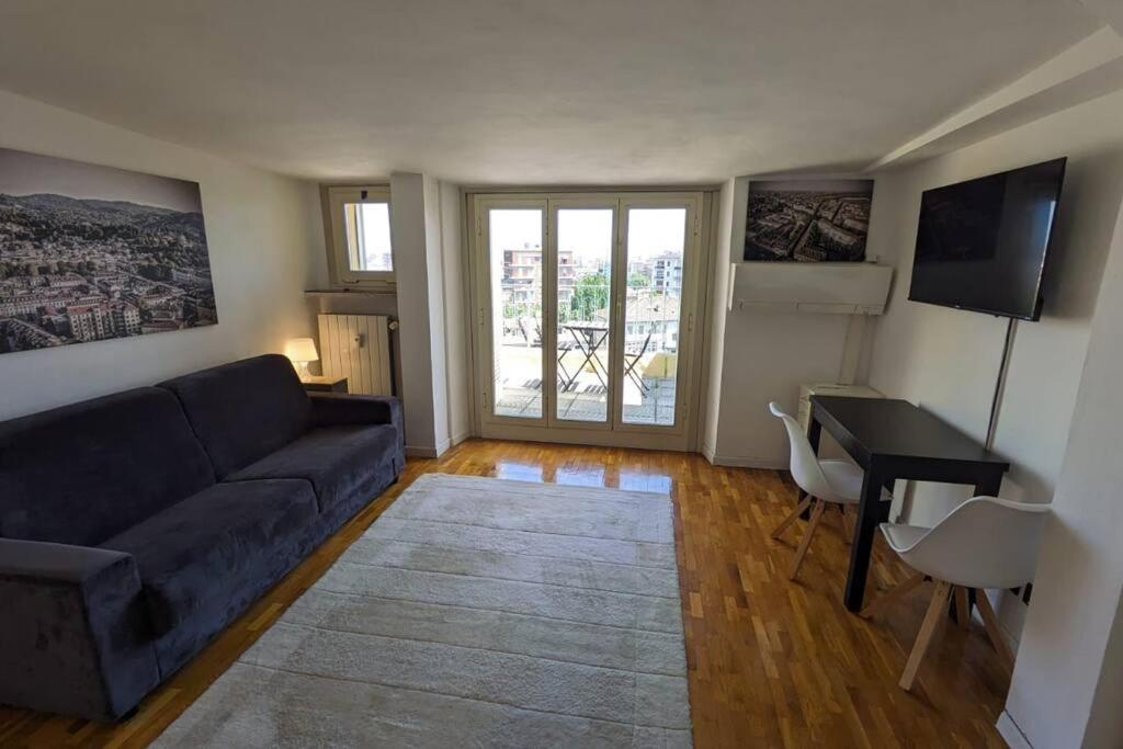 Amazing Apartment With View Near Metro Turin Exterior photo