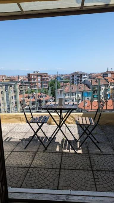 Amazing Apartment With View Near Metro Turin Exterior photo