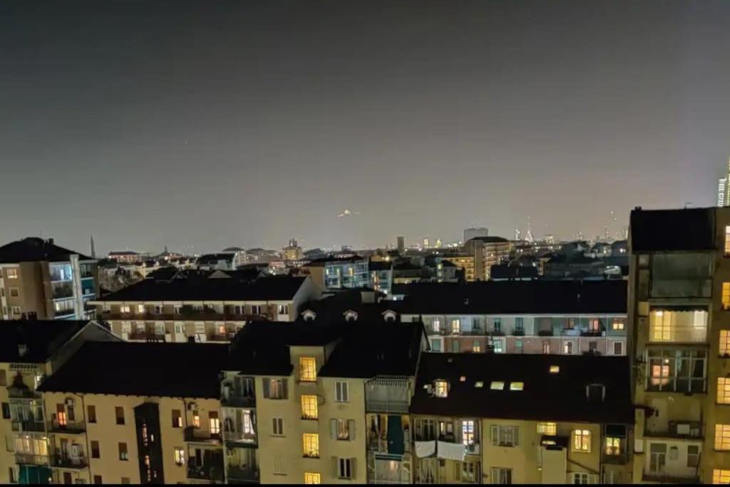 Amazing Apartment With View Near Metro Turin Exterior photo