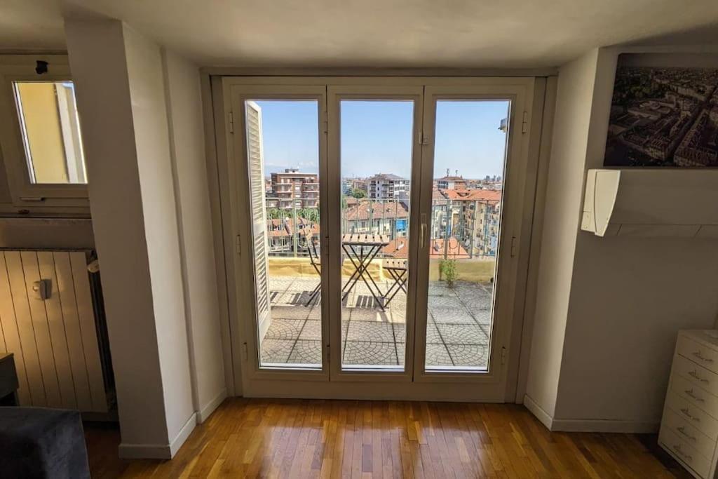 Amazing Apartment With View Near Metro Turin Exterior photo